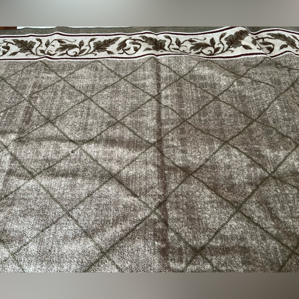 Patterned Rug - Picture 4 of 7